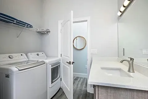 3 bed, 2166 sqft, $850 — Photo 2