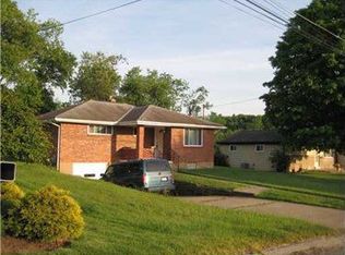 115 Willow Dr, Pittsburgh, PA 15239