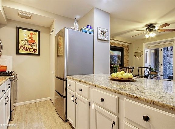 4th image of 549 W Belden Ave APT Gfe