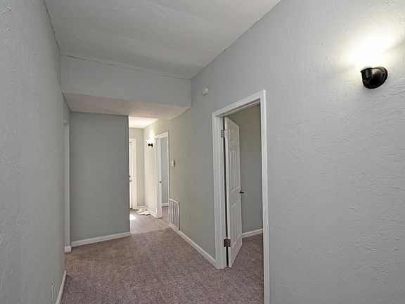 5th image of 4558 Hamilton Ave