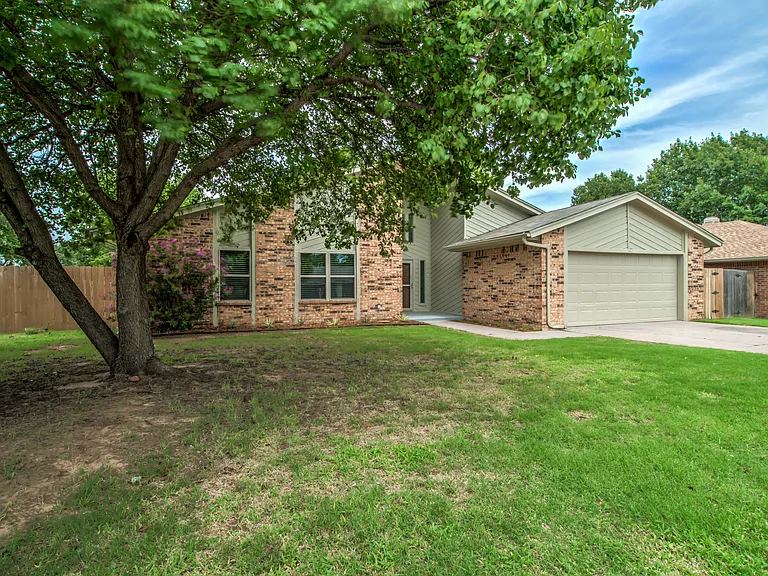 2809 Countrywood Ln — Photo 3