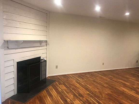 2nd image of 504 Barberton Dr APT 104