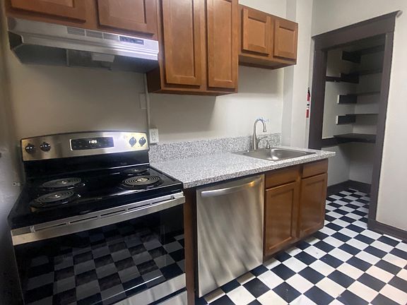 4th image of 200 W 36th St APT 2W-1