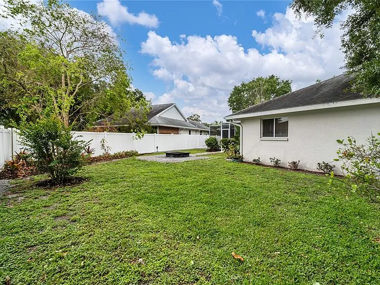 5219 Inverness Dr — Photo 3