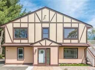 8 Beech Pl, Valhalla, NY 10595