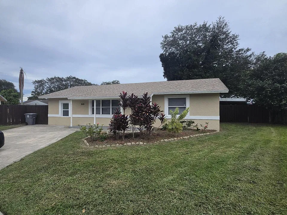 18451 Spanish Isles Pl
