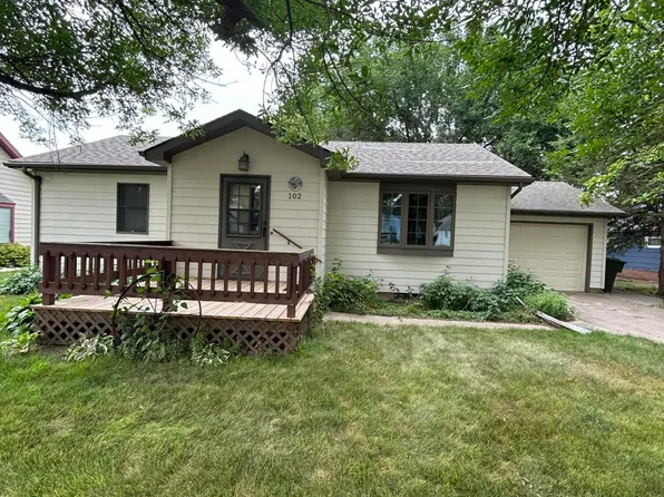102 S Hassett St, Tripp, SD 57376