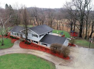 1483 River Bend Rd, Grafton, WI 53024