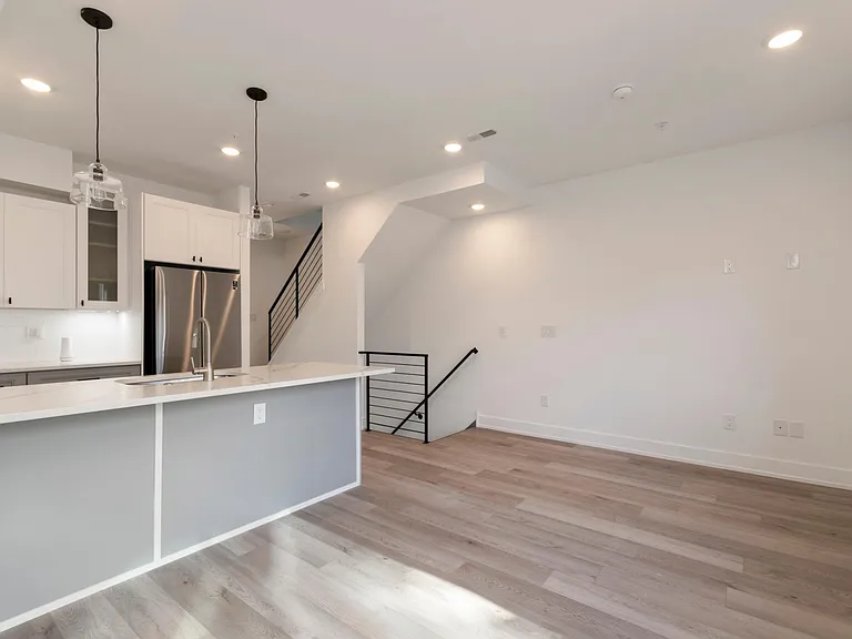 2434 N Mascher St #3 — Photo 7