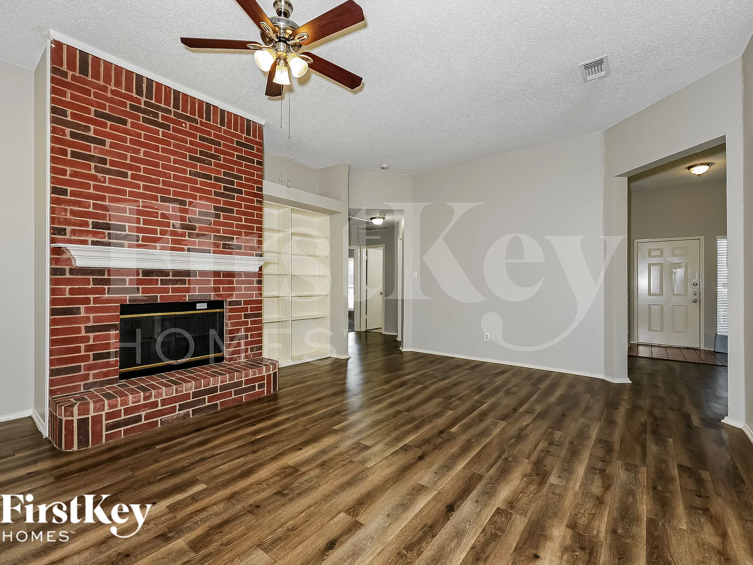 4 bed, 2.0 bath, 2009 sqft, $2,200 — Photo 3