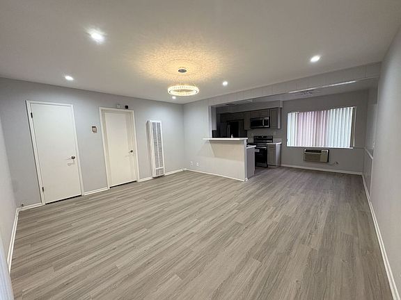 5th image of 5945 Cloverly Ave #L