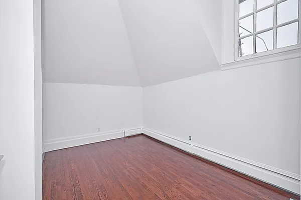 Rented by Keller Williams NYC | media 26