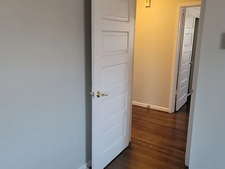 211 College Dr — Photo 5