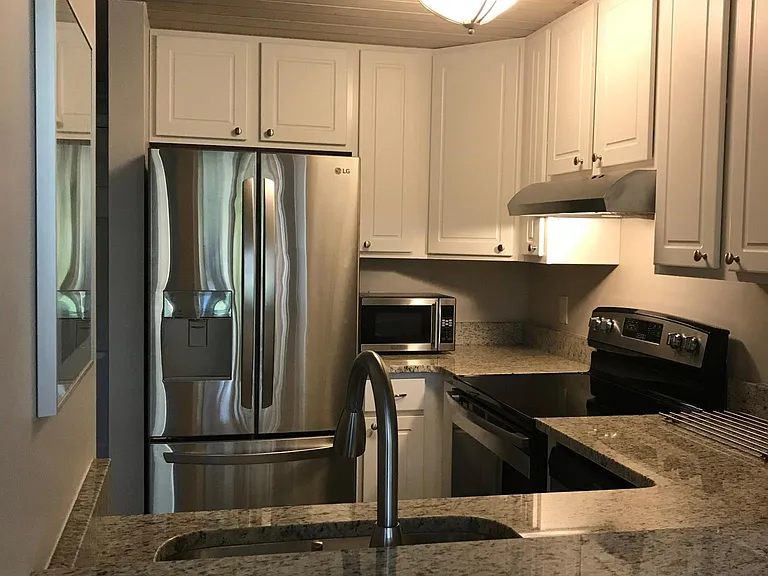 33 Maplewood Ave — Photo 14