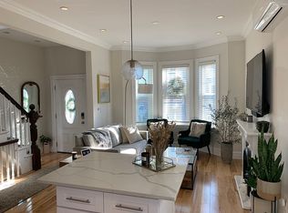 35 Lineau Pl, Jersey City, NJ 07307