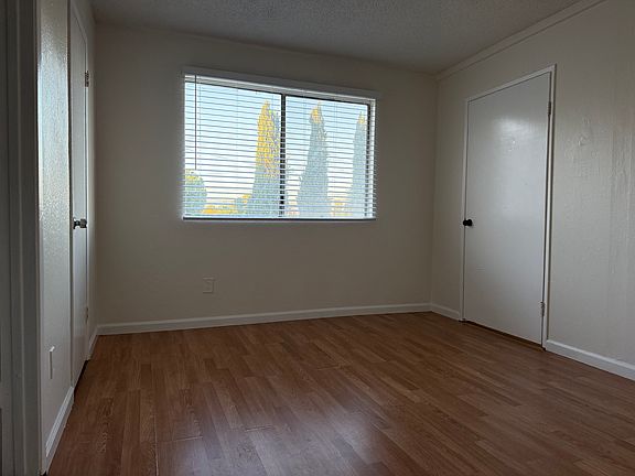 3rd image of 22411 Del Valle St APT 8