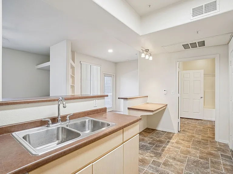 Allegro Apartments — Photo 28