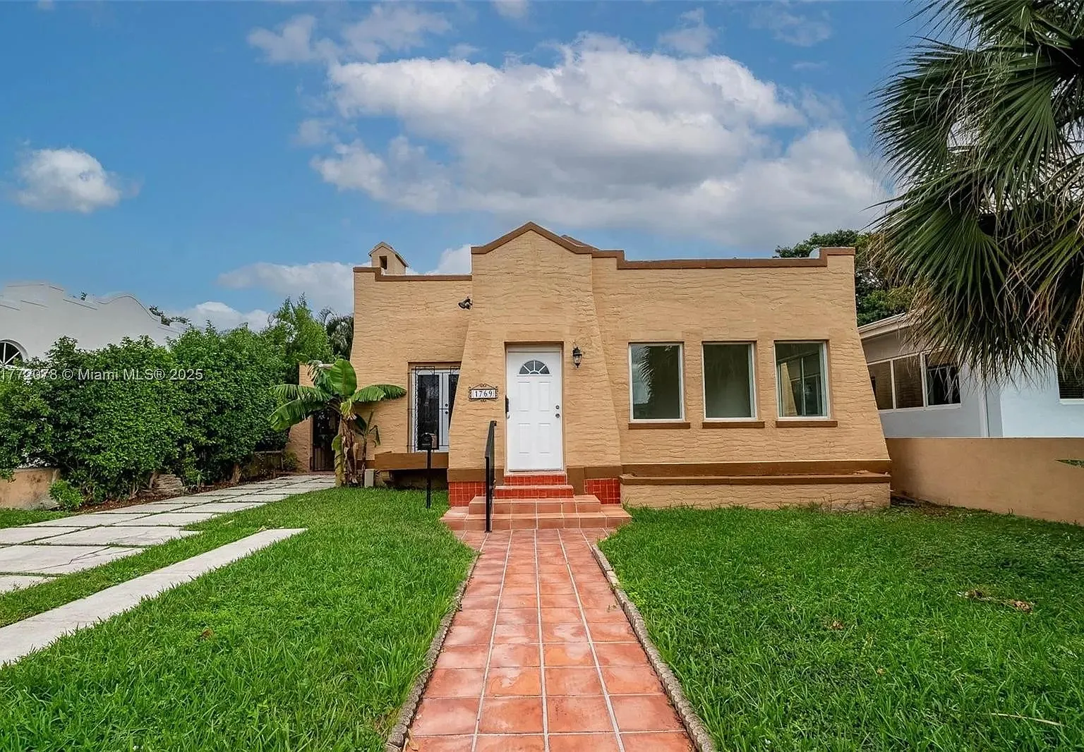3 bed, 1869 sqft, $4,200 — Photo 1