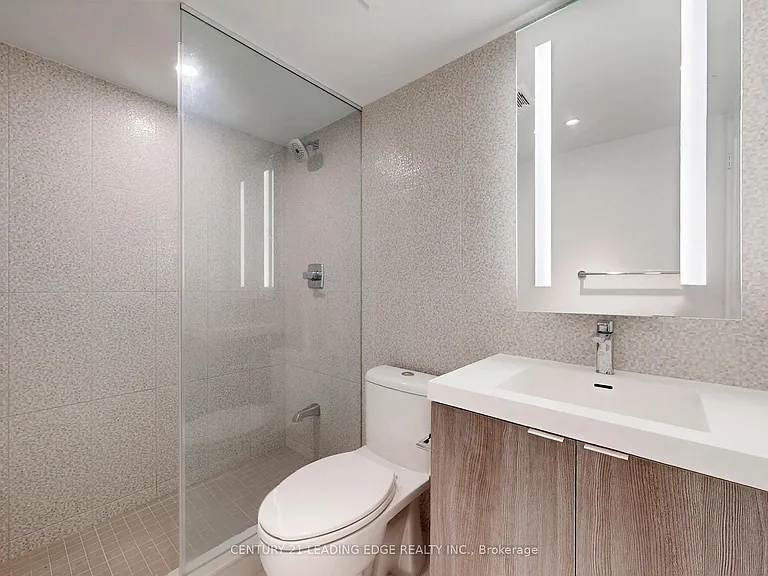 585 Bloor St E #821 — Photo 24