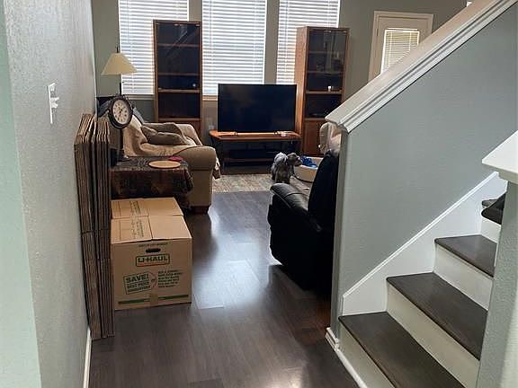 2nd image of 16818 Bellmoor Ln