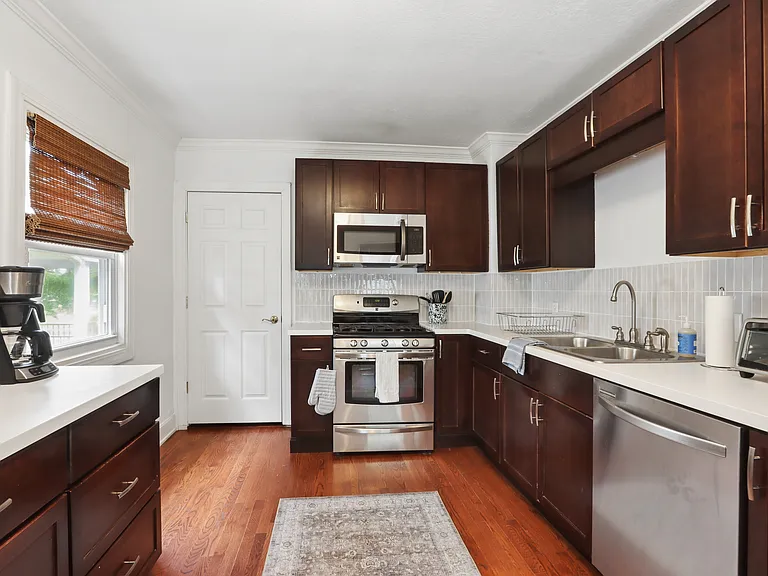 5910 Cherry St — Photo 4