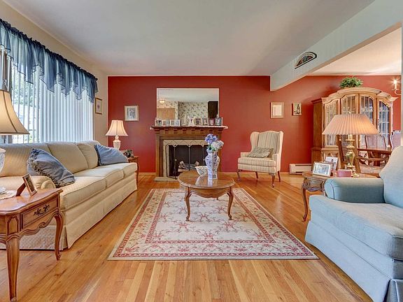 5th image of 146 Grant St
