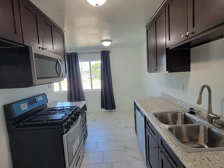 24881 Cactus Ave — Photo 7