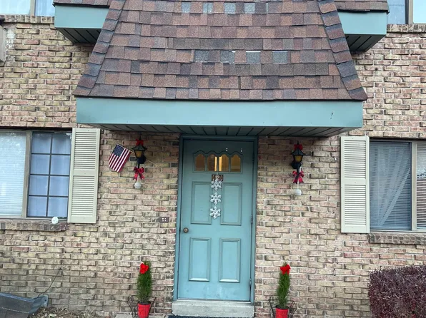 549 Russell Rd APT 12C, Westfield, MA 01085