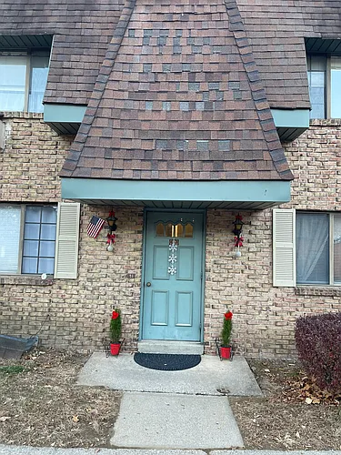 549 Russell Rd #12C Photo 1