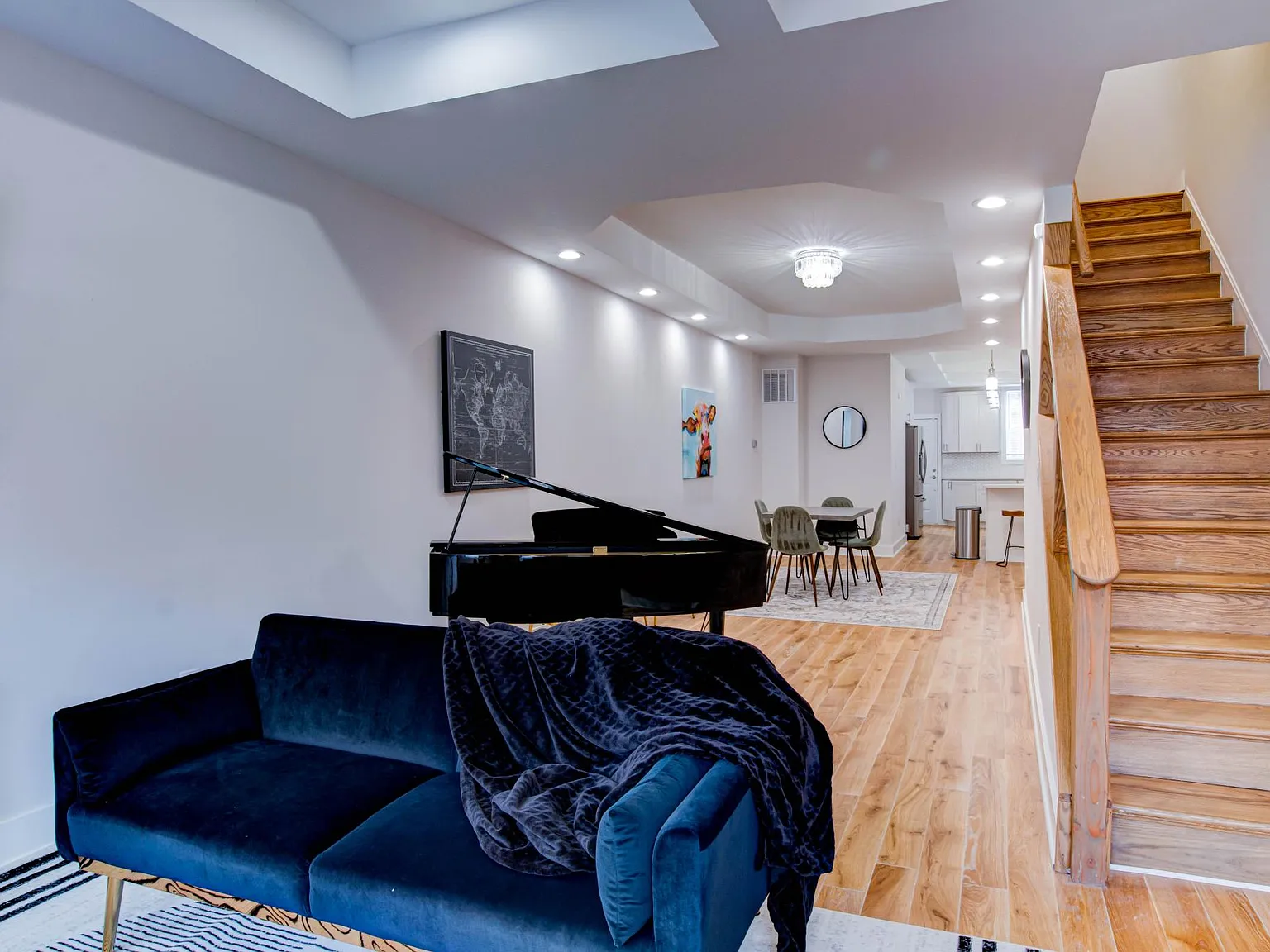 3 bed, 2700 sqft, $3,000 — Photo 4