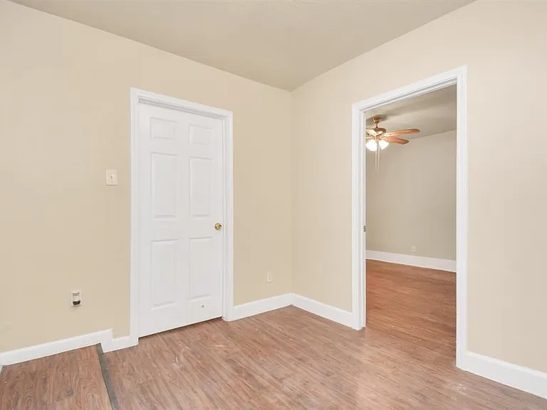 4803 Beechaven St — Photo 21