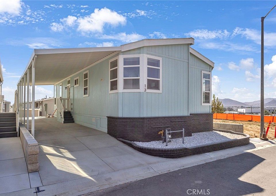 1st image of 3444 Center St #13
