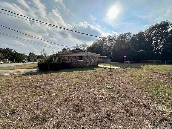 4th image of 2975 Christine St