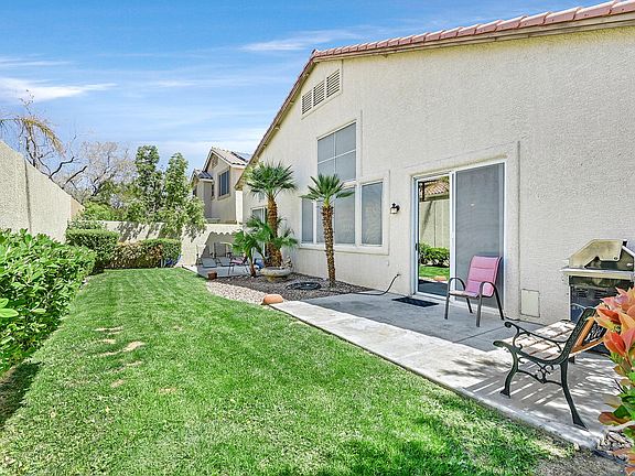2nd image of 2416 La Sierra St