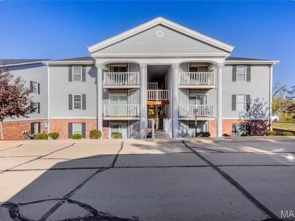 1202 Creve Coeur Crossing Ln APT G, Chesterfield, MO 63017