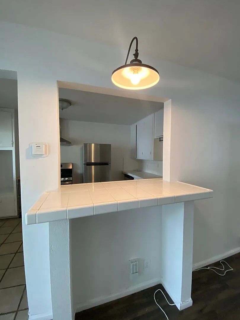Cozy 2-Bedroom Apartment Just Steps from the Ocean Bluffs! — Photo 1