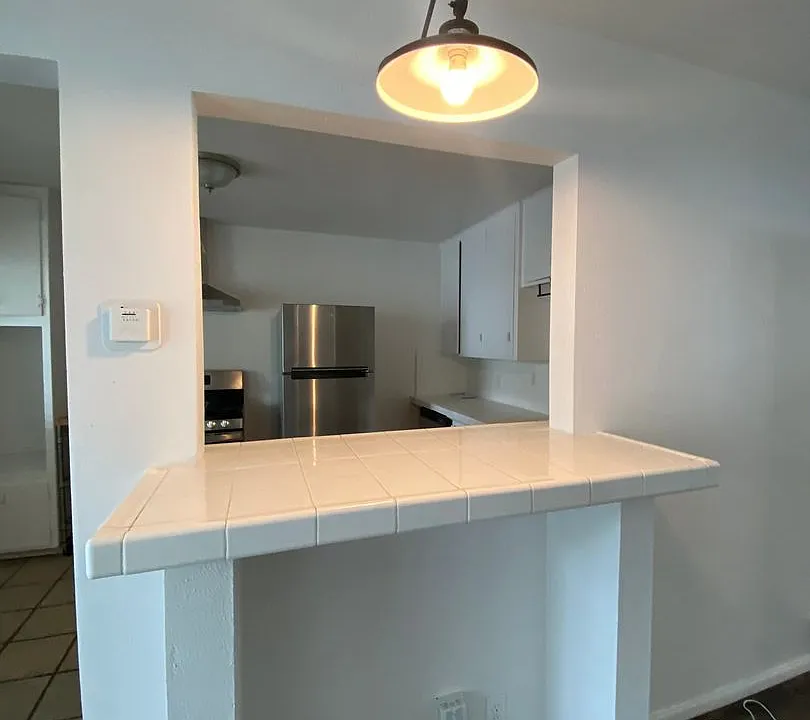 Cozy 2-Bedroom Apartment Just Steps from the Ocean Bluffs!