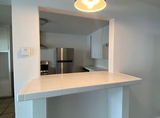 Cozy 2-Bedroom Apartment Just Steps from the Ocean Bluffs!, San Diego, CA 92107