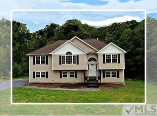7 Hilltop Ln, Lloyd, NY 12528