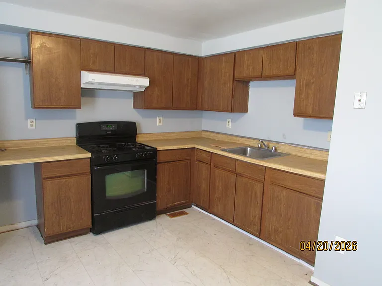 1518 W Lexington St #1/2 — Photo 13