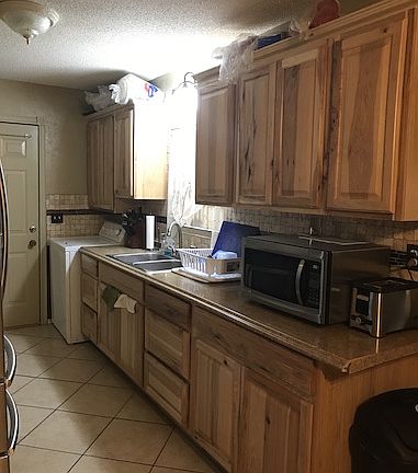 4th image of 604 NW Avenue I