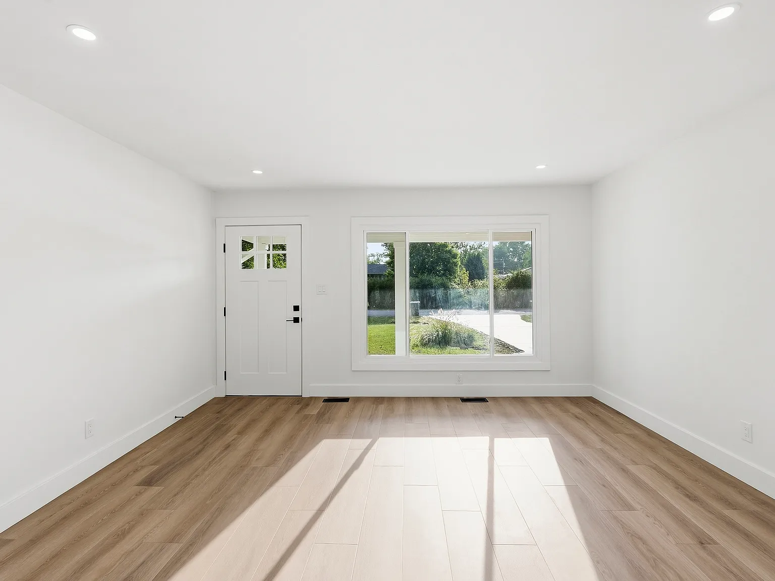 3 bed, 1822 sqft, $1,900 — Photo 4