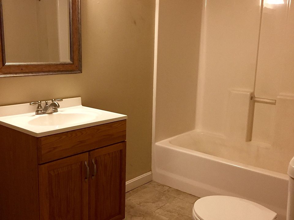 Full bathroom with W/D hook up