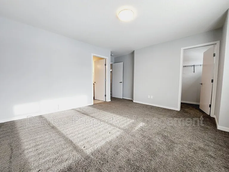 22330 92a Ave NW — Photo 11