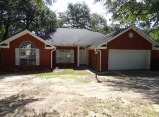 555 Lakeview Woods Dr, Mobile, AL 36695