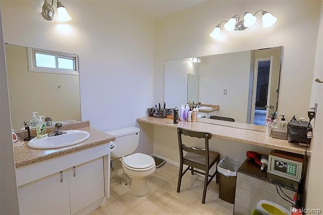 37688 Groesbeck Hwy, photo 13