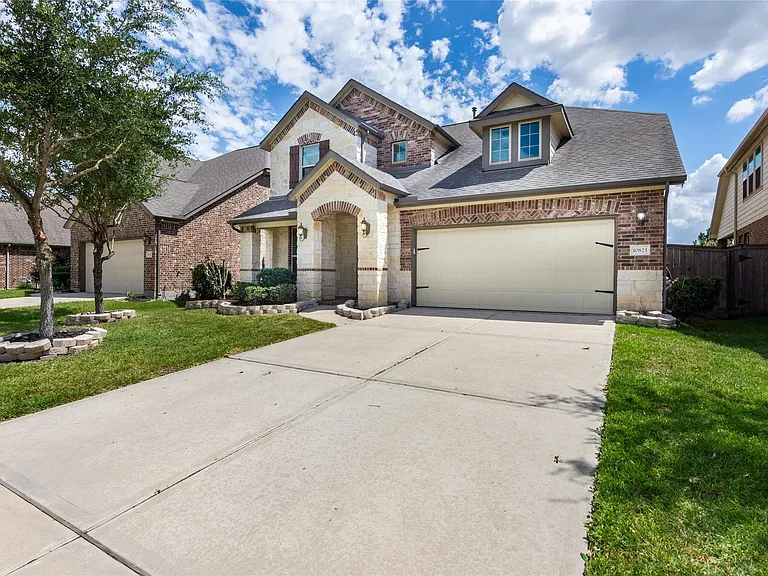 10823 Paula Bluff Ln — Photo 2