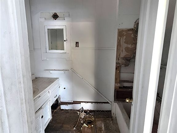 4th image of 1000 Park Ave