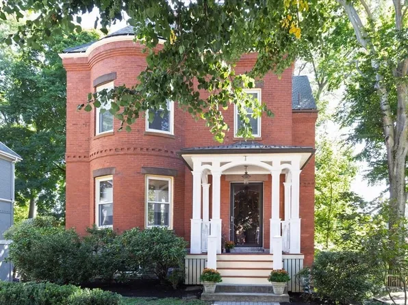 16 Kent Sq #2, Brookline, MA 02446