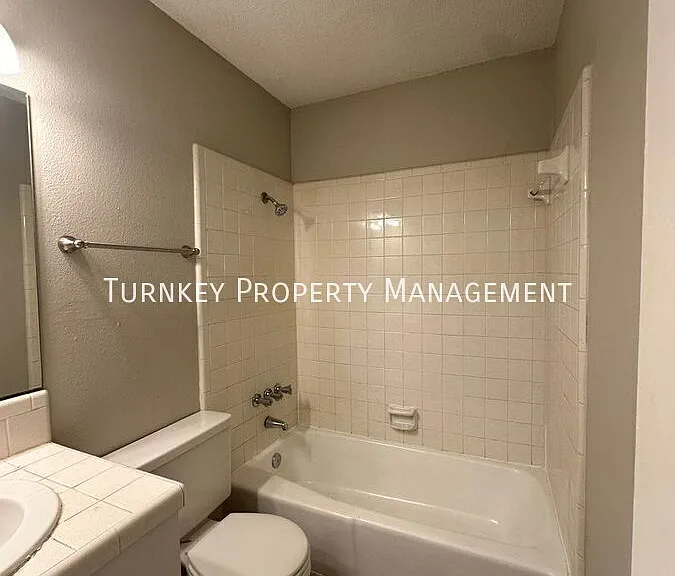 1821 Sanford Dr #3 — Photo 6